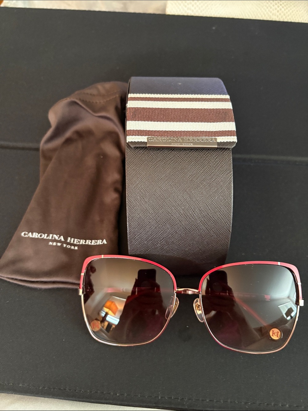 NWOT Carolina Herrera Red-Tone Gradient Women's Sunglasses with Branded Case